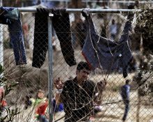 Un refugiat del centre de detenció de Moria, antic camp de registre de Lesbos (Grècia) - Foto: AFP
