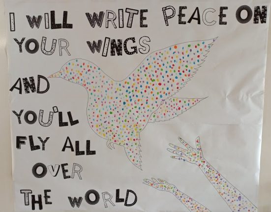 Mural pintat per alumnes de l'escola Torres Jonama de Palafrugell
