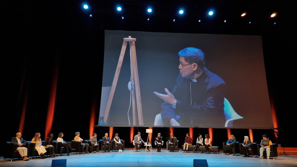 Intervenció del Cardenal Tagle a l’Auditori del Fòrum de Barcelona – Catalunya Cristiana