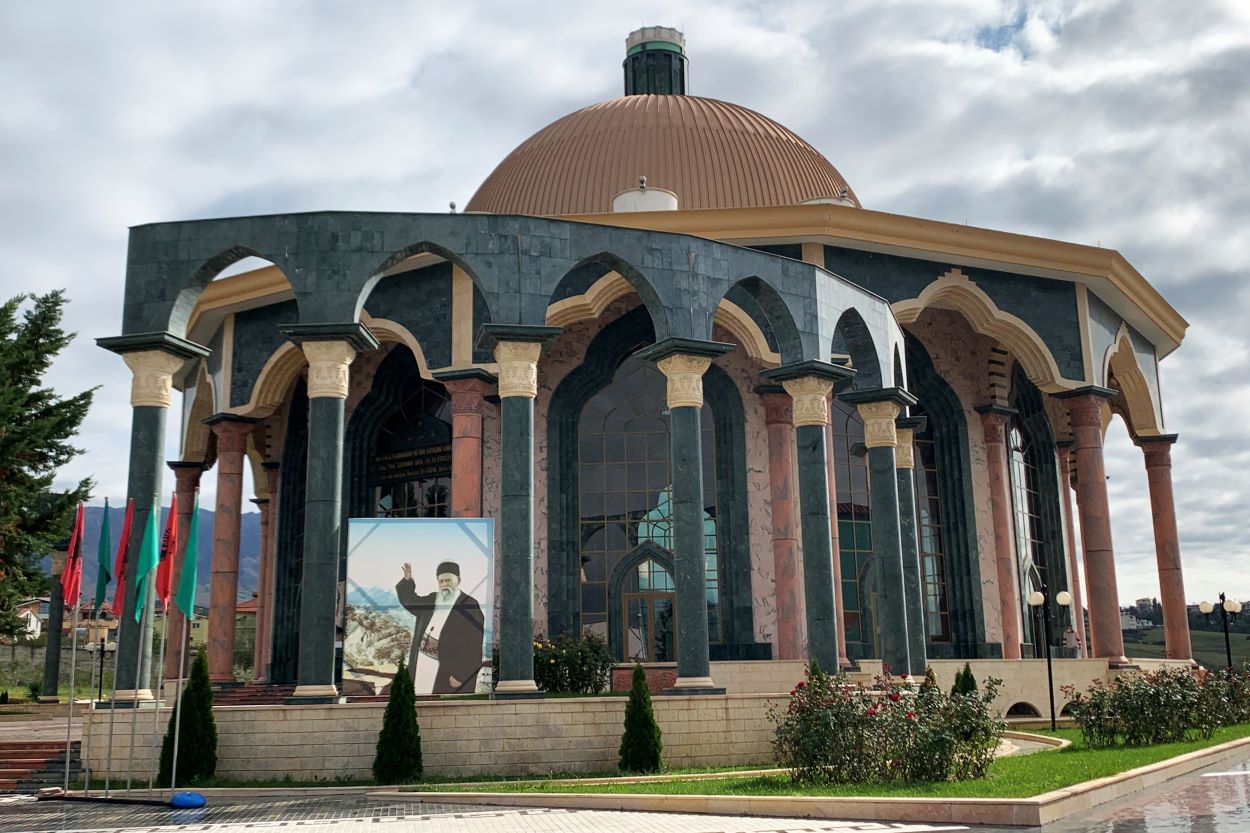 Temple principal de la seu mundial dels bektaixites a Tirana