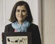 Olga Rodríguez, guanyadora del Premi Memorial Joan Gomis en modalitat de trajectòria periodística