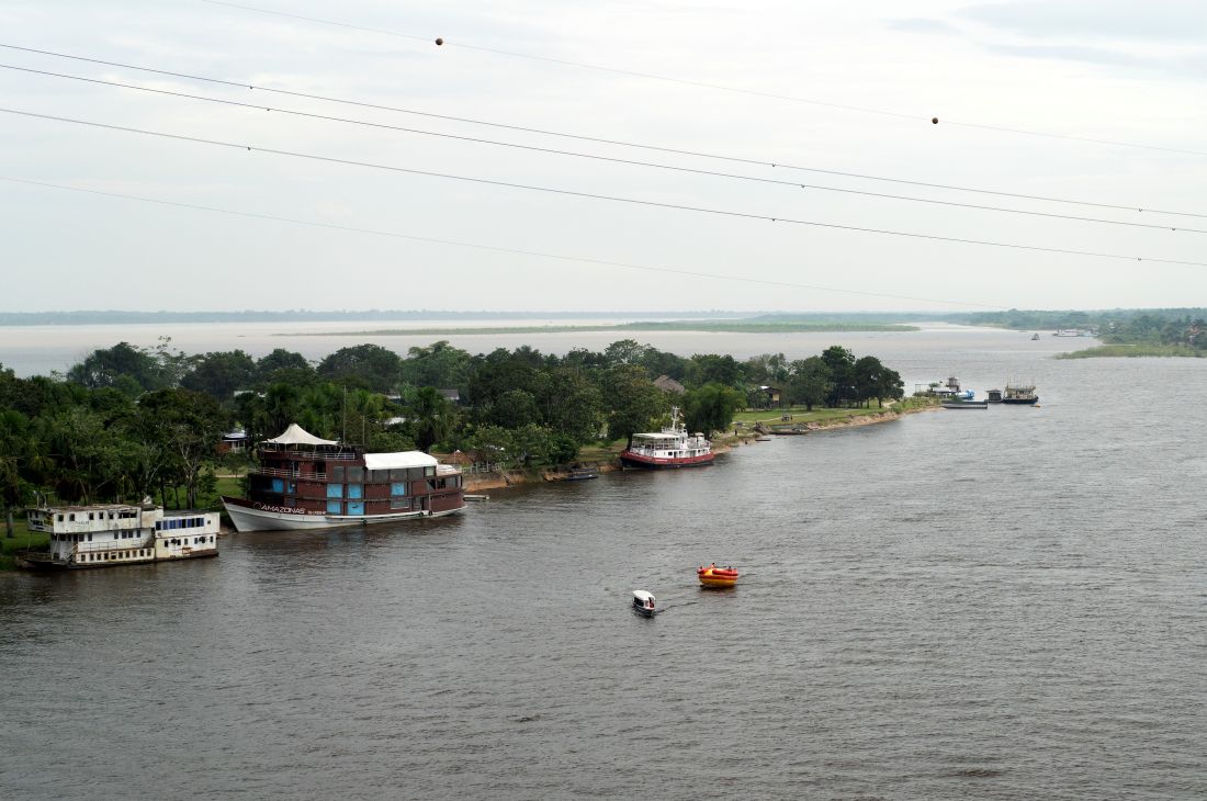 El riu Nanay desemboca en el riu Amazones a l'altura d'Iquitos
