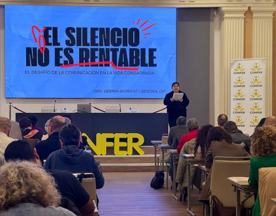 Gemma Morató durant la seva ponència al III Congrés de Comunicació 'No sin mi Dircom'
