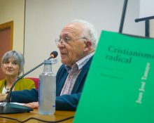 Juan José Tamayo en una presentació de «Cristianismo Radical» a l'Universitat de Múrcia